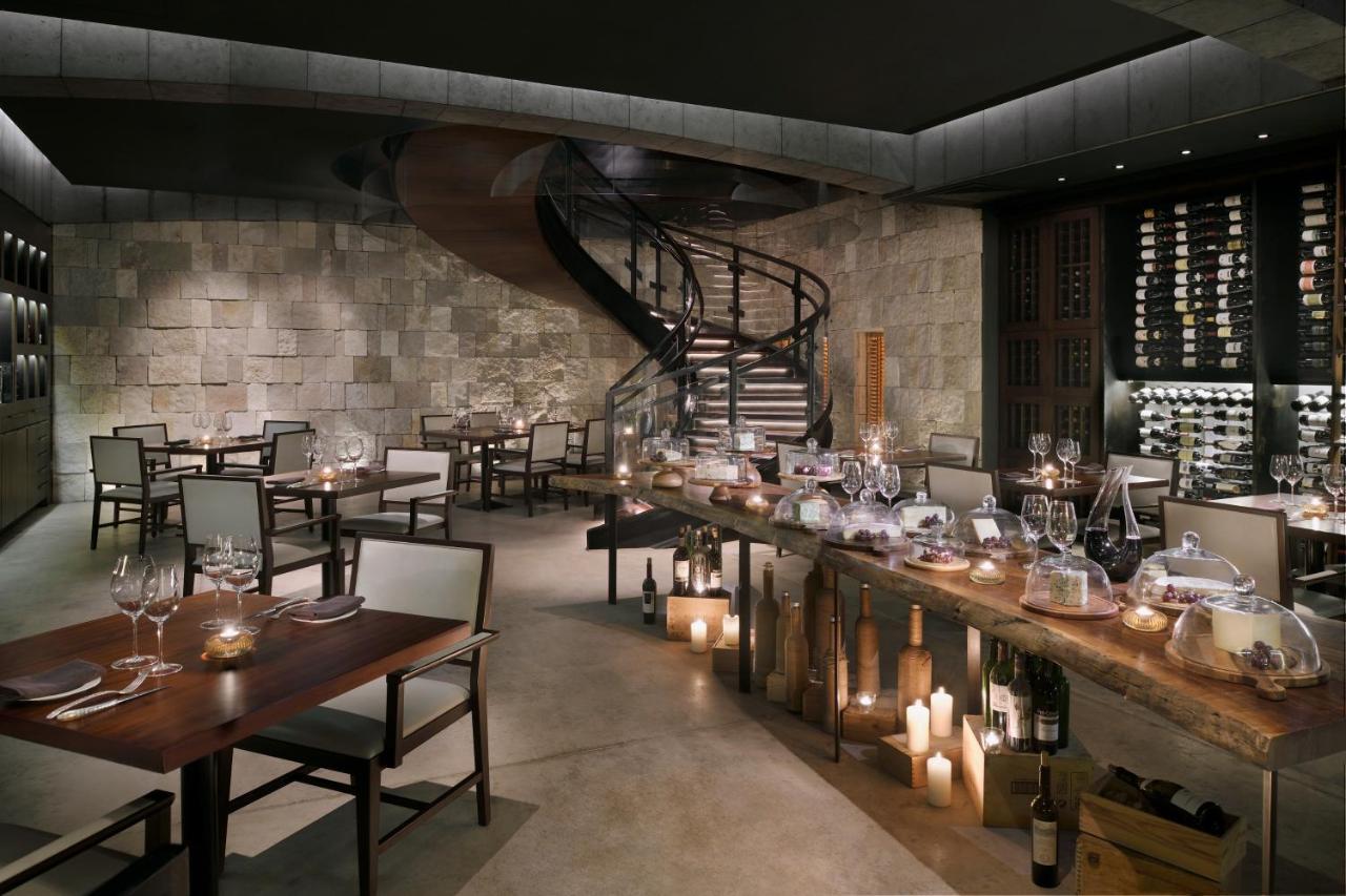 로즈우드 아부다비 호텔 외부 사진 The interior of the restaurant