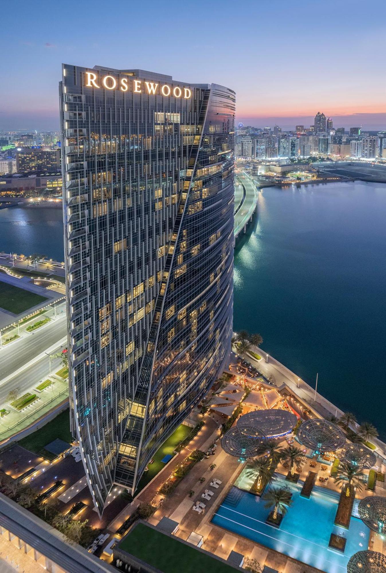 로즈우드 아부다비 호텔 외부 사진 View of the tower from the observation deck